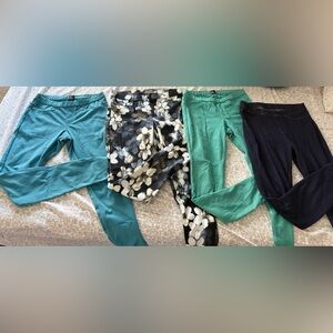 Bundle deal of 4 HUE Jeggings size small